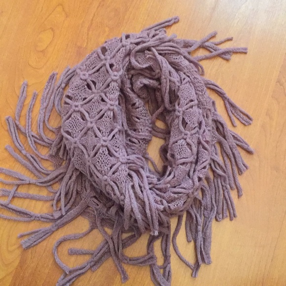 Beautiful Infinity Scarf - Picture 4 of 4